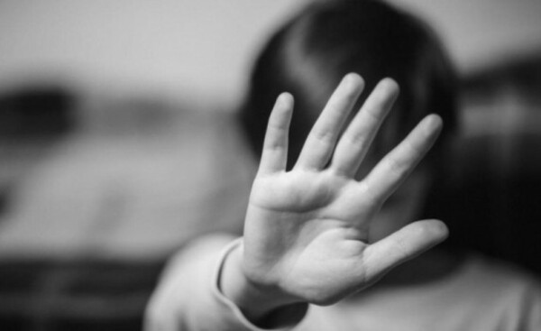 Condenan a 15 años de prisión a un hombre por abusar de su hijastra 