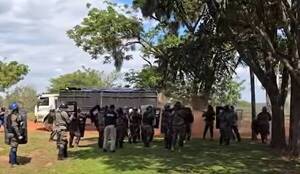 Enfrentamiento entre polis y “sintierra” deja varios heridos y detenidos