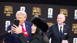 Popular / ¡Así fue la conversación entre Fabi Martínez y Donald Trump!