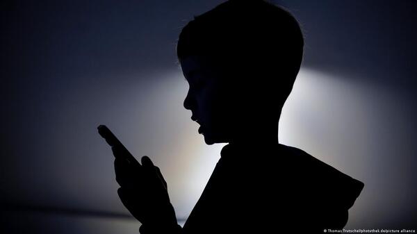 ¿A qué edad dar el primer "smartphone"? Nuevo estudio alerta