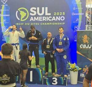 Jiu-jitsu: Paraguayos suben al podio en Brasil, a fuerza de golpes - Polideportivo - ABC Color