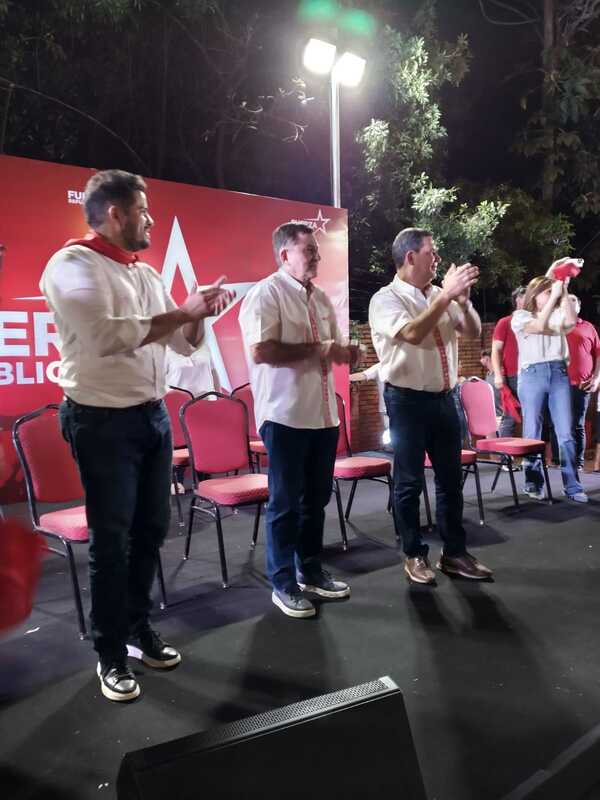 Fuerza Republicana presenta su PC en zona de la Avenida Mcal. López