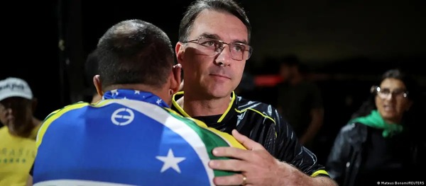 Brasil: hijo mayor de Bolsonaro será candidato a presidente - ADN Digital