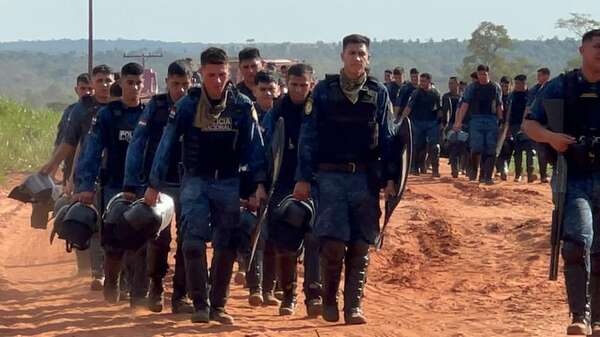 Enfrentamiento en Tacuatí: Enrique Riera asegura que campesinos atropellaron acceso - Nacionales - ABC Color