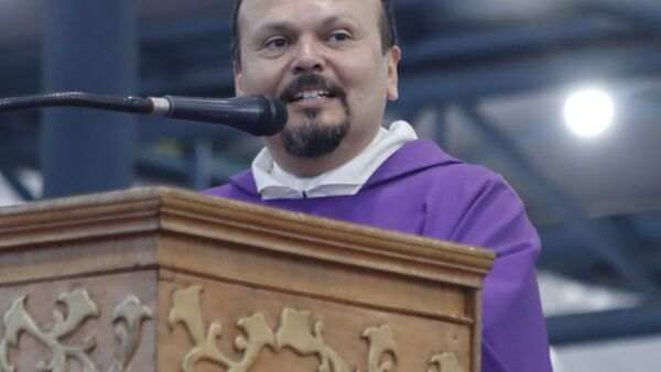 Caacupé 2025: Fray Toledo pide “tejer comunidad” y cuestiona incoherencia cristiana en plena crisis del país