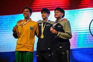 Juegos Escolares Sudamericanos ASU2025:  Preseas de delfines - Polideportivo - ABC Color