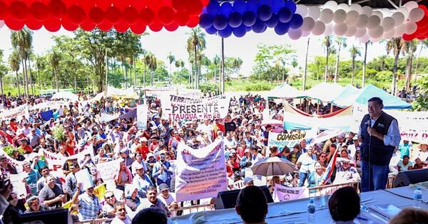 La Nación / Presidente del Indert recibió masivo apoyo campesino en Itá