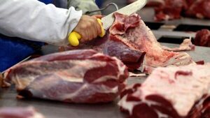 El precio de la carne cae 0,8 % en noviembre: cerdo y aves impulsan la baja, según la FAO