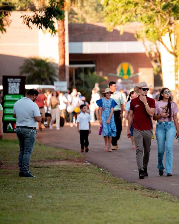 Muestra de innovación y desarrollo agrícola - Empresariales - ABC Color