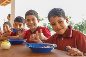 MEC: asistencia escolar se incrementó hasta el 96% con la implementación de Hambre Cero