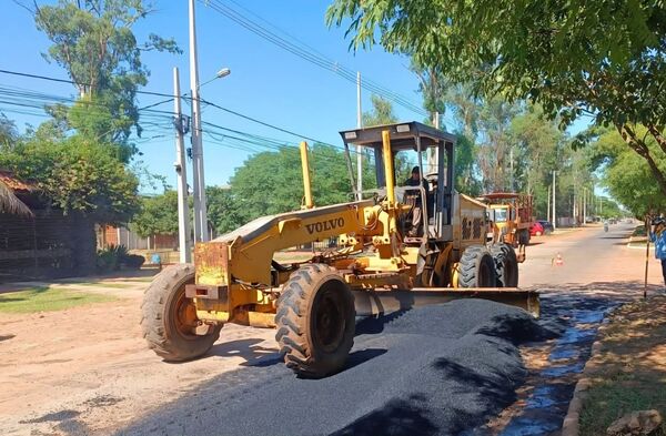 Avanzan los trabajos de bacheo en la avenida Heriberto Colombino - Concepción al Día