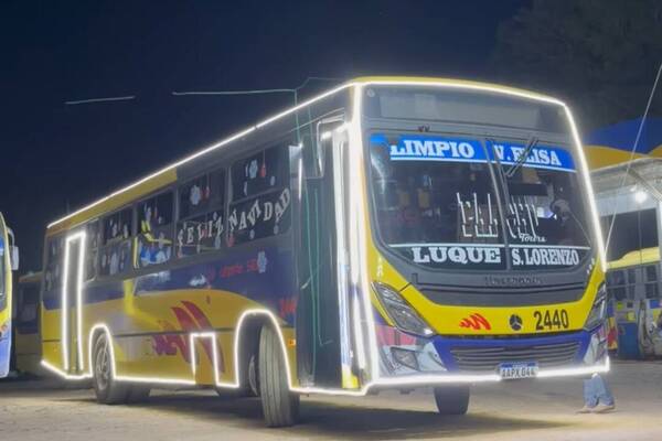 "La gente le hace la para al chofer pero ¡para la foto!"