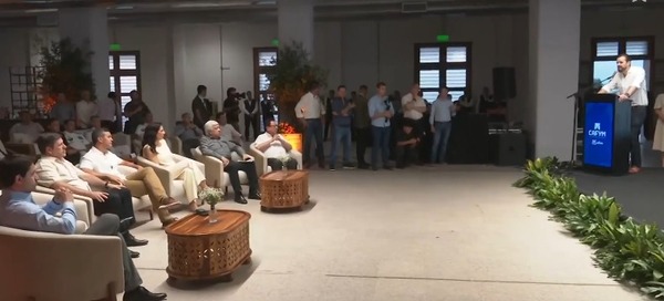 El mayor problema del país ya no es su mediterraneidad geográfica, «sino mental», aseveró Santiago Peña