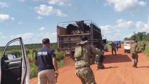 Campesinos entraron a la fuerza a estancia narco y ligaron balines