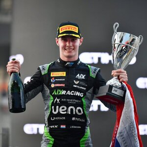 ¡Un podio más para Joshua! Finalizó segundo en la sprint de Abu Dhabi | Unicanal