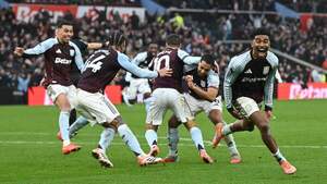 Aston Villa vence al Arsenal y pone la Premier al rojo vivo