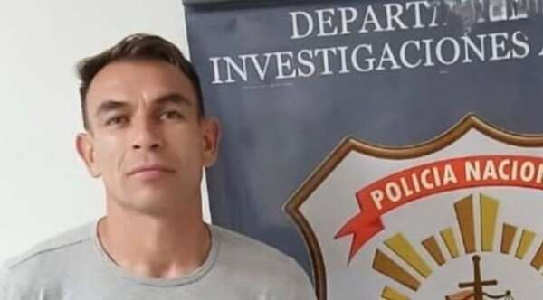 Detienen al futbolista Derlis Orué en el Aeropuerto