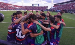 Cerro Porteño golea a General Caballero y se convierte en el Supercampeón - OviedoPress