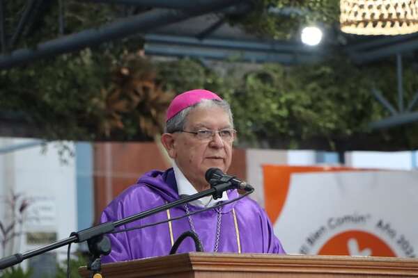 Caacupé: Obispo Gavilán exige a las autoridades “cerrar las canillas” de la corrupción - Nacionales - ABC Color