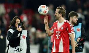 El Bayern arrasa al Stuttgart con triplete de Harry Kane en media hora - Fútbol Internacional - ABC Color