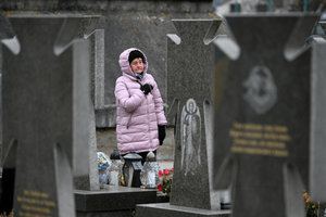 Ucrania Negocia Plan de Trump, Rusia Intensifica Ataques