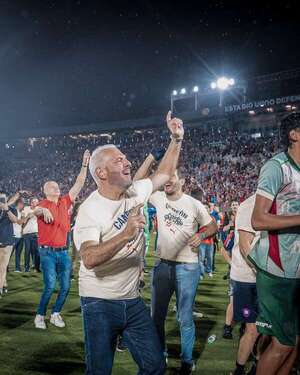 El presidente que convirtió pasión en legado azulgrana - ABC Revista - ABC Color