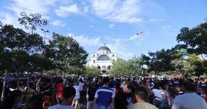 La Nación / Miles de peregrinantes marchan hacia Caacupé