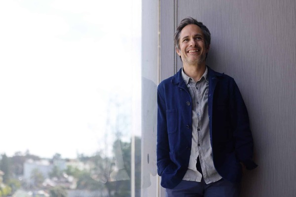 Gael García Bernal Narra el Clásico “La Metamorfosis”