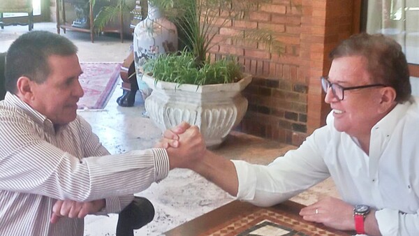 Califican de saltimbanqui a Nicanor por acuerdo con Horacio Cartes