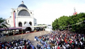 Caacupé vuelve a latir con la fe de miles de peregrinos