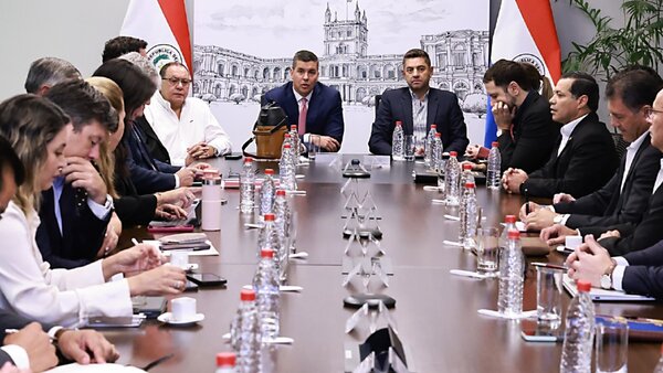 Peña, acorralado por gabinete ineficiente, obligado a realizar cambios