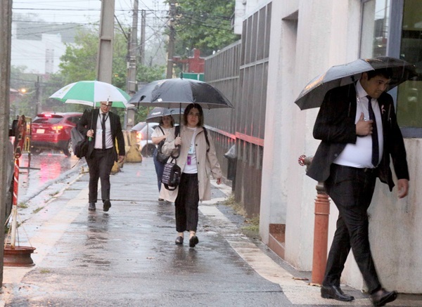 Domingo caluroso, con probabilidad de lluvias