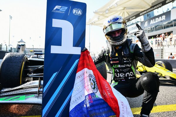 ¡Joshua Duerksen gana la última carrera del año!