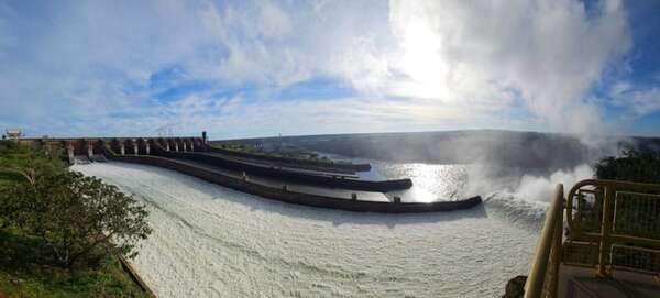 Aumenta la producción de Itaipú, pero la ANDE está lejos aún del 50% paraguayo - Economía - ABC Color