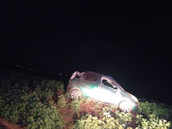 VUELCO DE VEHÍCULO EN NATALIO DEJA A UN HOMBRE HERIDO