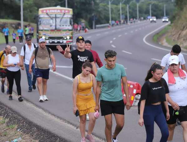 Popular / Peregrinos en busca de su milagro metieron pata hacia Caacupé