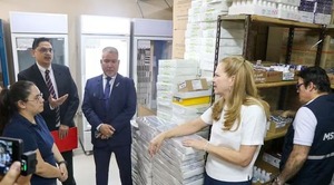 Barán controla abastecimiento de farmacias de hospitales públicos de Asunción - ADN Digital