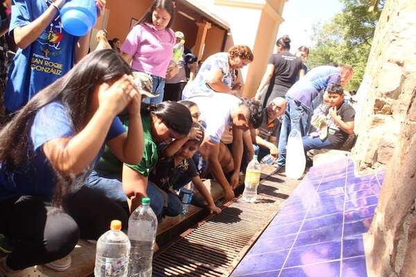 Caacupé: masiva visita al Tupasy Ykua en medio de intenso calor - Nacionales - ABC Color