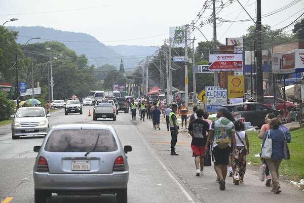 Se preparan con pilotines ante pronóstico de lluvia en Caacupé - Nacionales - ABC Color