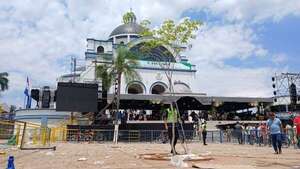 Peregrinos dejan basura constante y Caacupé redobla esfuerzos para mantener la ciudad limpia - Nacionales - ABC Color