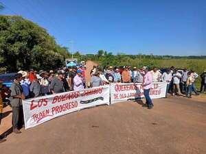 Pobladores de Borja y Mbuyapey se unen para exigir asfalto y denuncian promesas incumplidas  - Nacionales - ABC Color