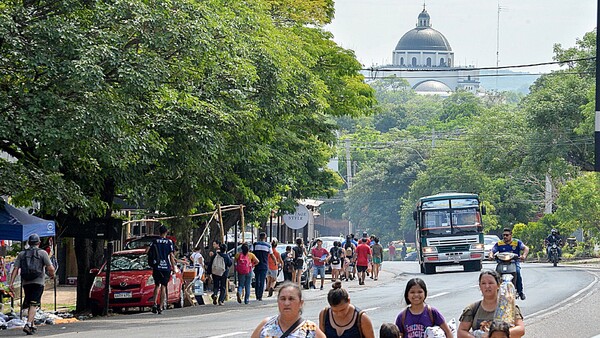 Prevén un millón de comulgantes e importan hostias para abastecer