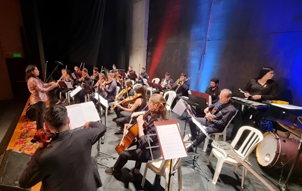 Una noche en el Teatro: homenaje al centenario de la guarania y a Demetrio Ortiz
