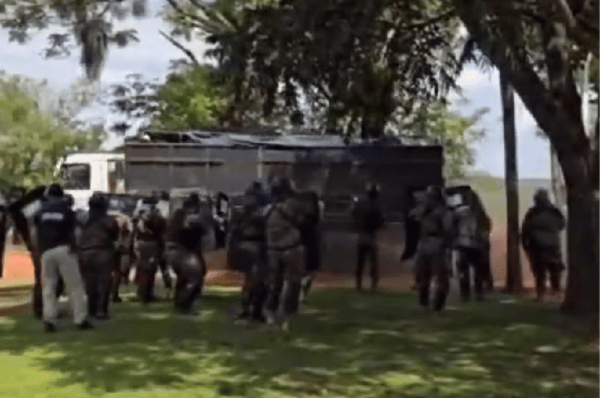 Policías heridos en violento intento de ingreso a una estancia están graves pero estables, dice el comandante - Noticiero Paraguay