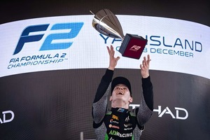  ¡Dürksen Gana en Yas Marina! Victoria y Adiós a AIX Racing
