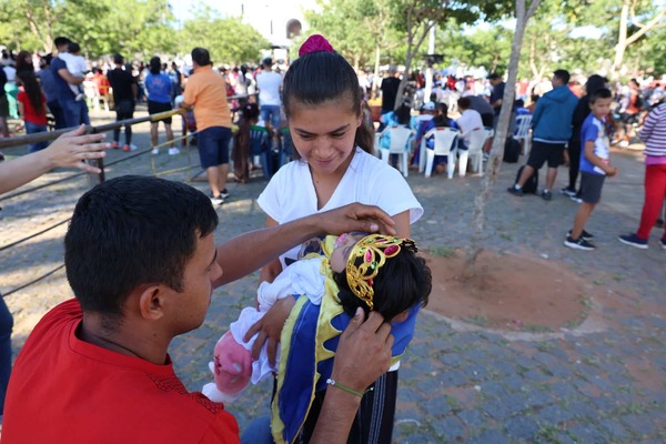 La Bebé de 4 Meses Vestida de Virgen de Caacupé por Promesa