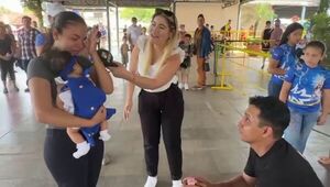 Popular / (VIDEO) Peregrinaron y al llegar frente a la Basílica... ¡Le pidió casorio!