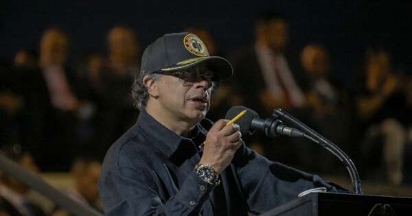 La Nación / Petro dice que cuerpos hallados en el mar podrían estar ligados a bombardeo de EE. UU.