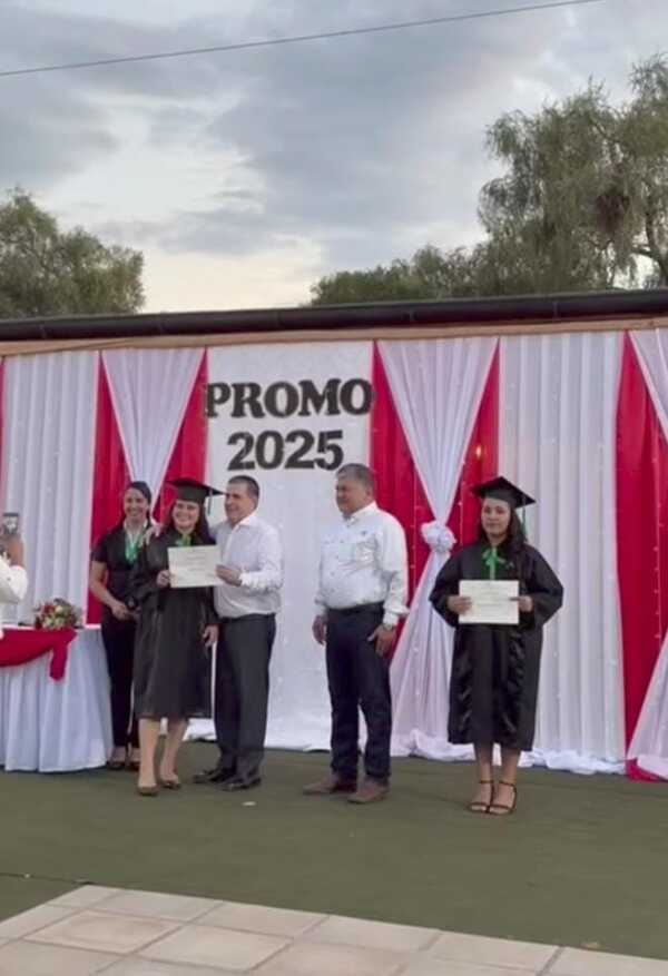 Popular / Horacio Cartes acompañó a bachilleres en su graduación