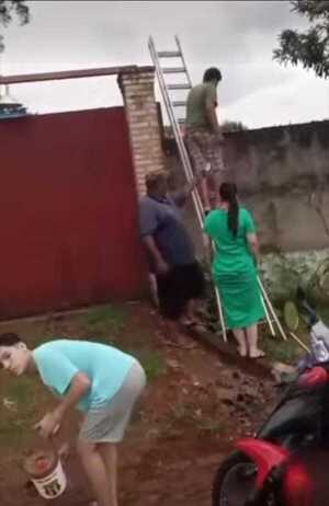 Popular / Jagua omano atado mientras sus dueños oho de viaje